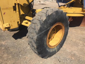 Cat 140M tyre