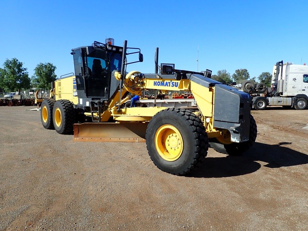 Komatsu grader excavation equipment