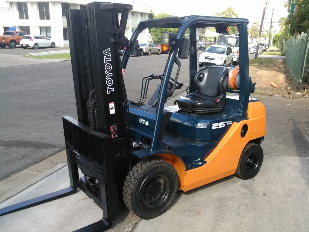 Forklift Toyota 8FG25