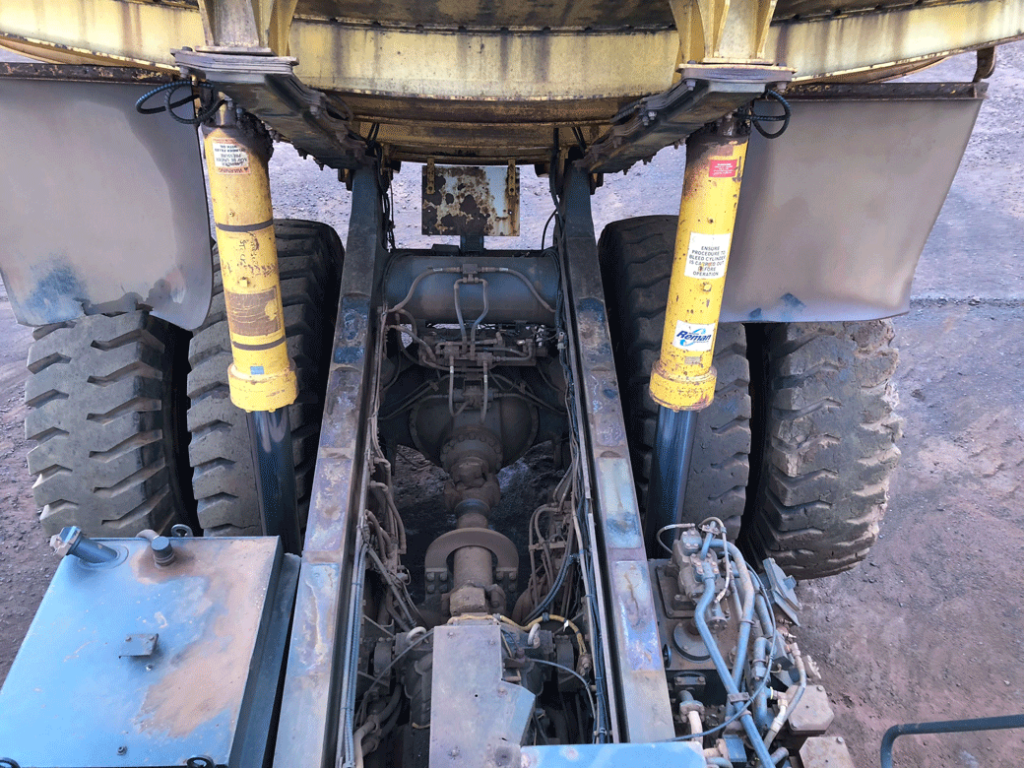 Komatsu mining dump truck HD785-7 hydraulics