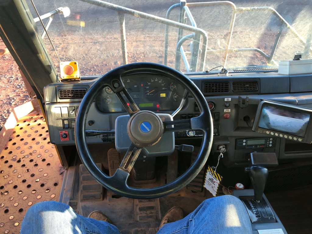 Komatsu HD785-7 cab