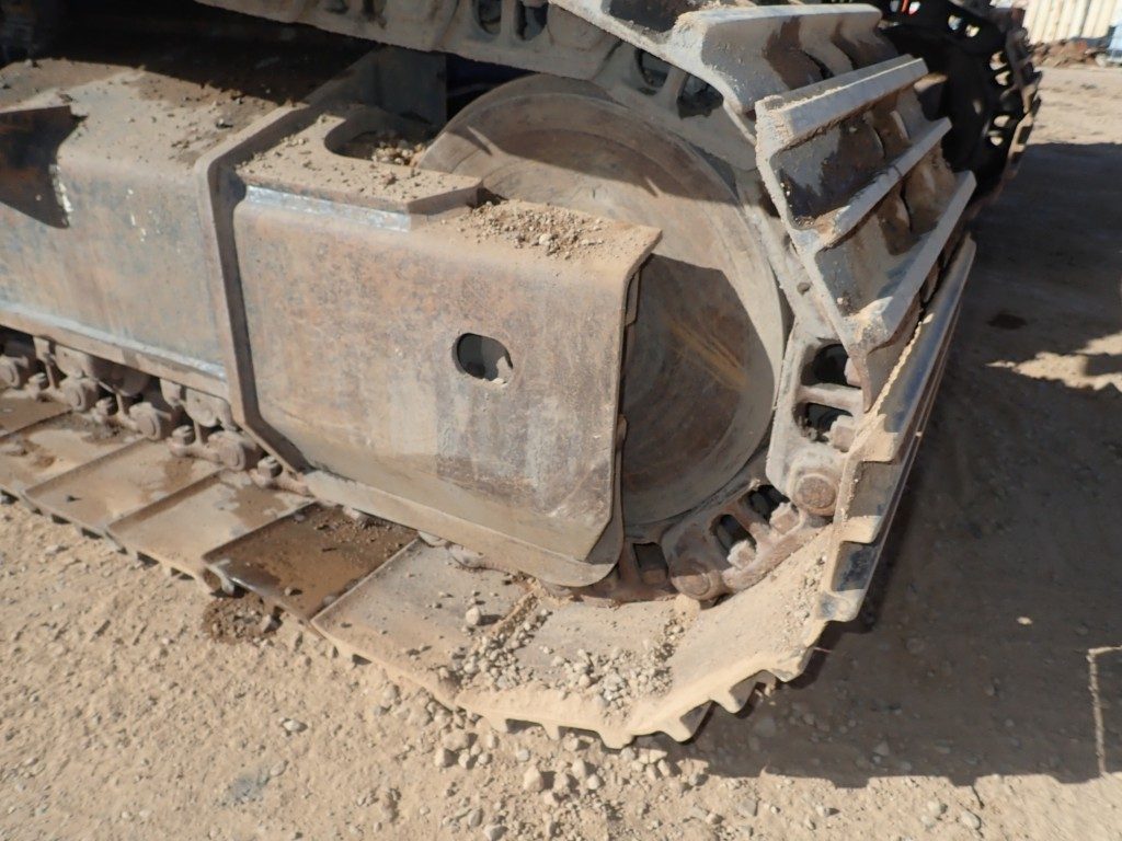 Komatsu PC200 8 Excavator tracks