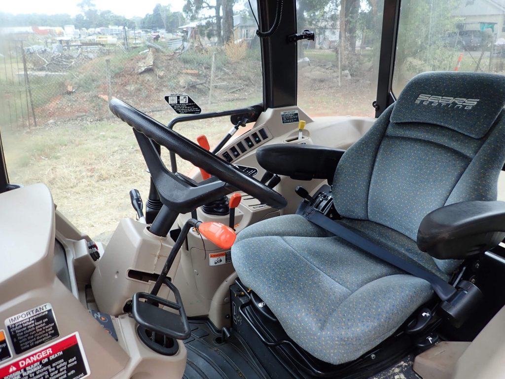 Kubota M8540 cab