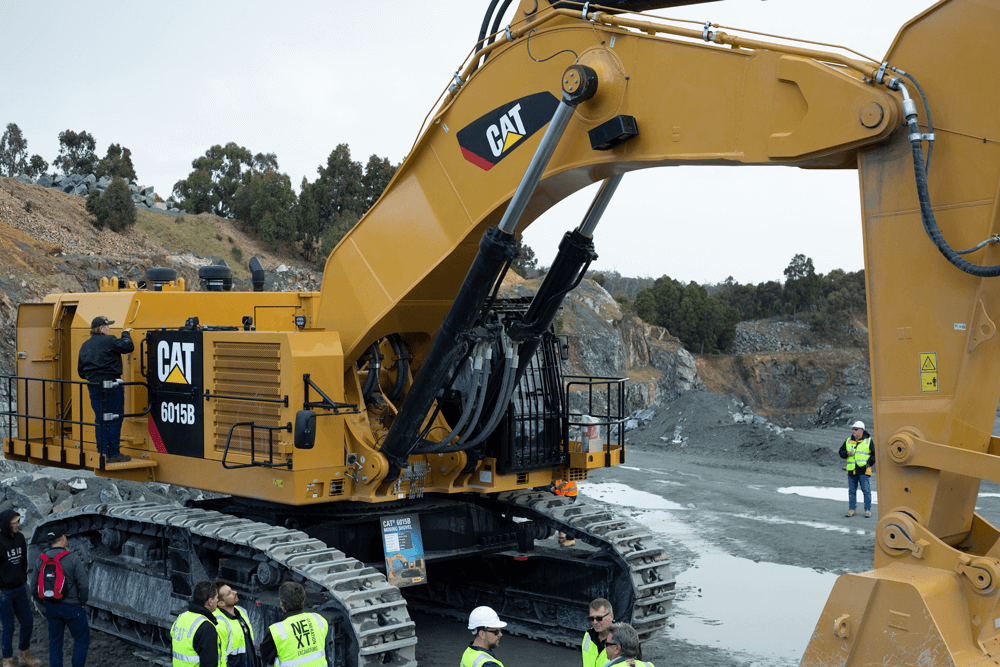Large Cat 6015B excavator
